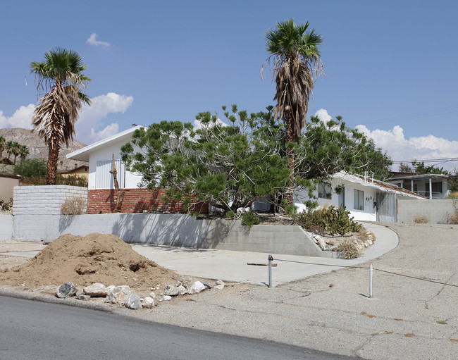 17466 Mountain View Rd in Desert Hot Springs, CA - Building Photo - Building Photo