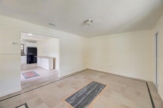 2153 NW 92nd St in Miami, FL - Building Photo - Building Photo