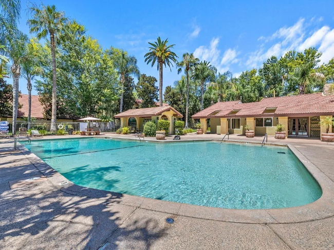 property at 2881 Huntington Blvd