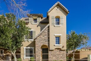939 W Aspen Way in Gilbert, AZ - Building Photo