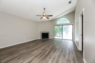 2847 Lantana Lakes Dr W in Jacksonville, FL - Building Photo - Building Photo