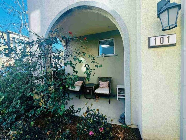 101 Acamar in Irvine, CA - Building Photo - Building Photo