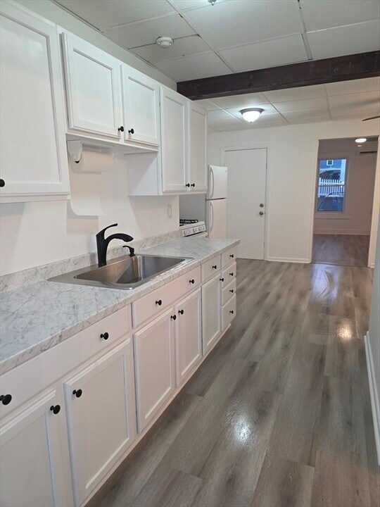 102 Summit St in Clinton, MA - Building Photo