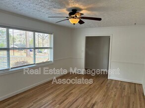 216 Hillandale Dr in Griffin, GA - Building Photo - Building Photo