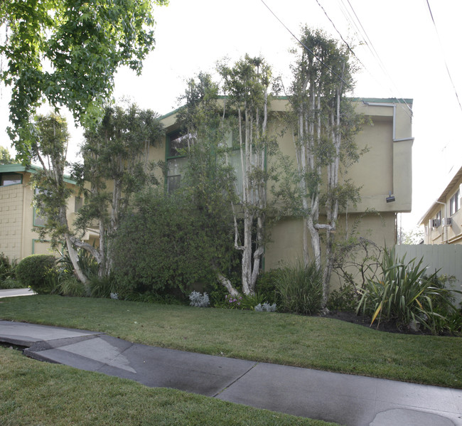 4850 Van Noord Ave in Sherman Oaks, CA - Foto de edificio - Building Photo