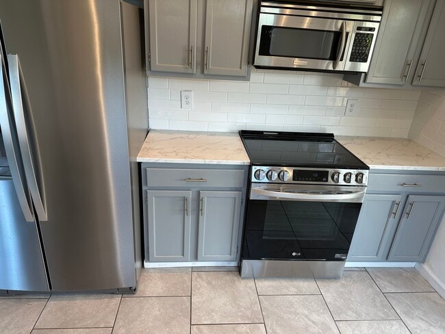 14076 N 26th Ave in Phoenix, AZ - Building Photo - Building Photo