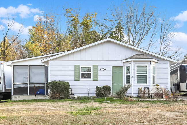 property at 1706 Chenault Dr