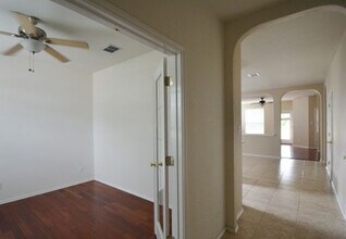 12102 Red Bud Leaf in San Antonio, TX - Building Photo - Building Photo