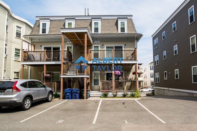 111 Pleasant St in Boston, MA - Foto de edificio - Building Photo