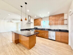 6402 E Holly St in Scottsdale, AZ - Building Photo - Building Photo