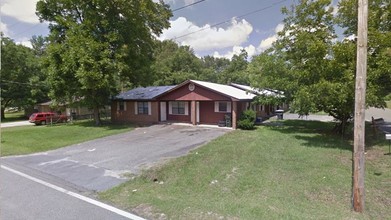 Santa Claus Apartments in Lyons, GA - Building Photo - Other