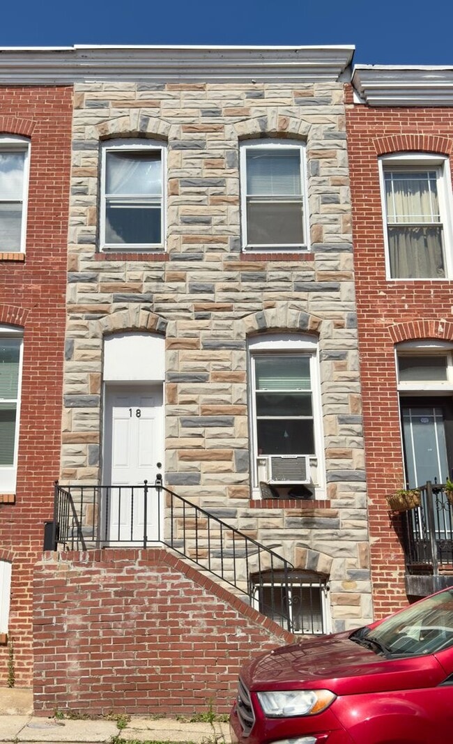 property at 18 N Port St