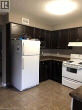 13 Fitzgerald Dr in Cambridge, ON - Building Photo - Building Photo