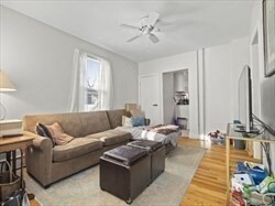 131 Summer St, Unit 2 in Somerville, MA - Foto de edificio - Building Photo