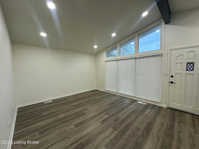 4806 Mid Dr in Louisville, KY - Building Photo - Building Photo