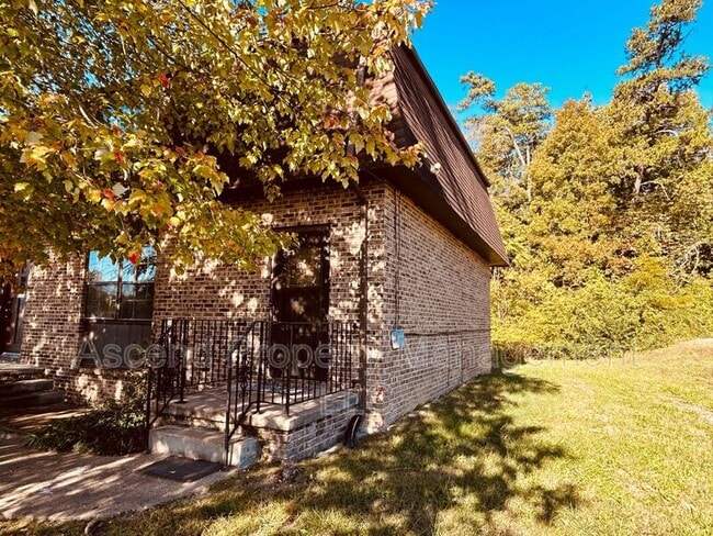 property at 4653 Cary Ln