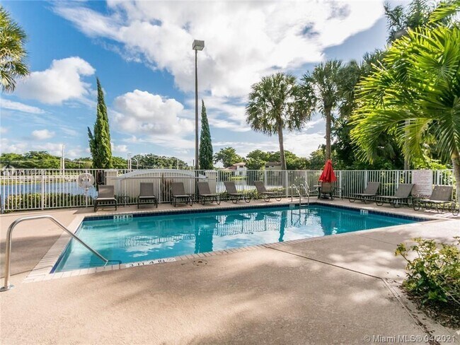 145 SW 96th Terrace in Plantation, FL - Building Photo - Building Photo