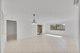 12244 Royal Palm Blvd in Coral Springs, FL - Building Photo - Building Photo