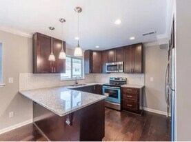 7311 Cardigan Cir in Sandy Springs, GA - Building Photo