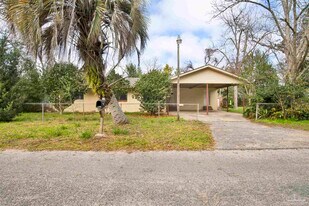 2802 W Gonzalez St in Pensacola, FL - Building Photo