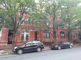 2106 St Paul St in Baltimore, MD - Building Photo