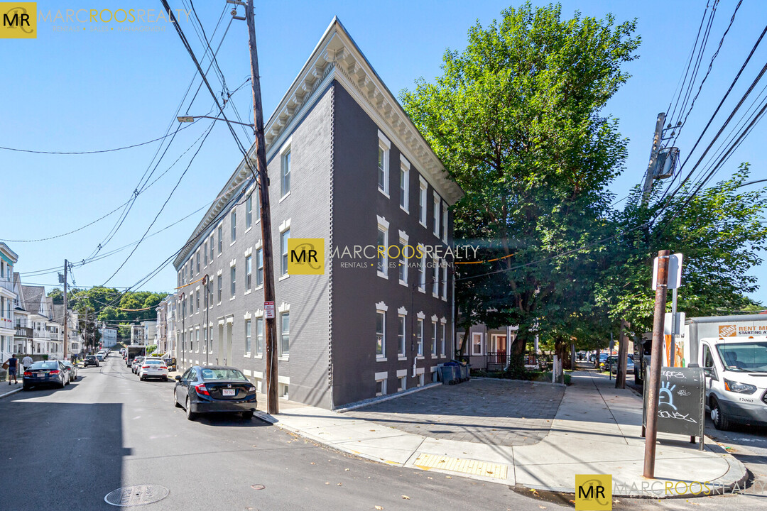40 Brackett St, Unit 2 in Boston, MA - Building Photo
