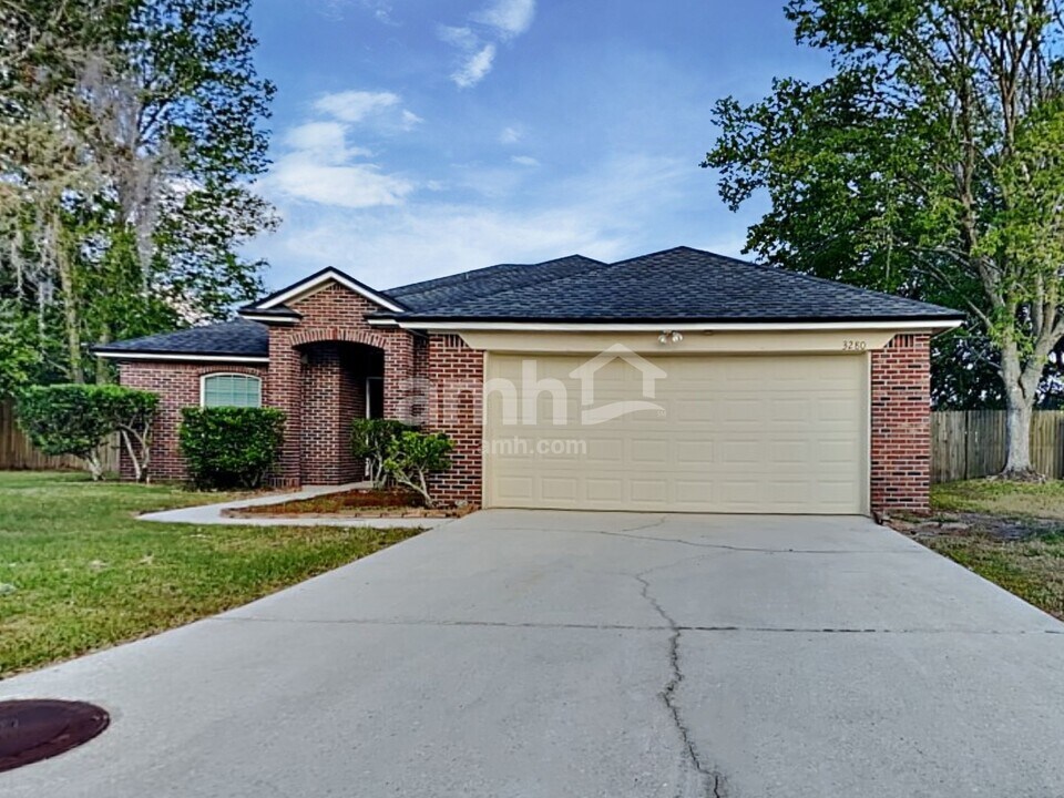 3280 Fox Squirrel Dr in Orange Park, FL - Building Photo