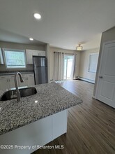 1112 Howell St in Archbald, PA - Foto de edificio - Building Photo