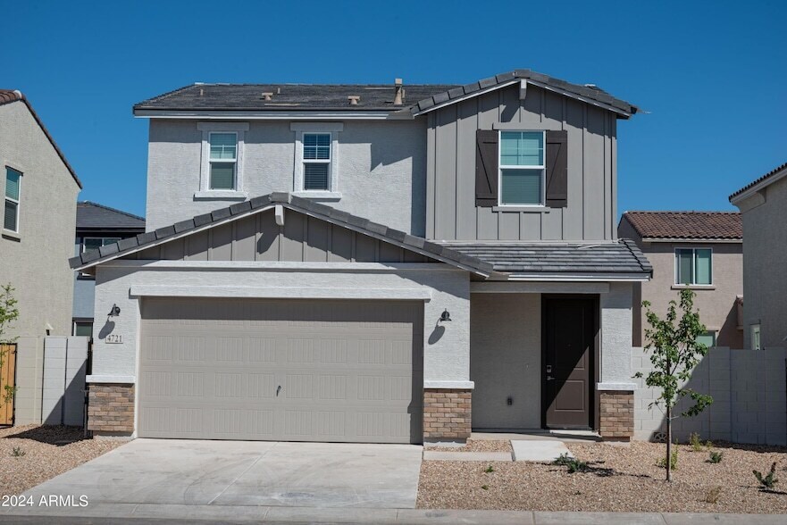 4721 S Parker Pass Rd in Apache Junction, AZ - Building Photo