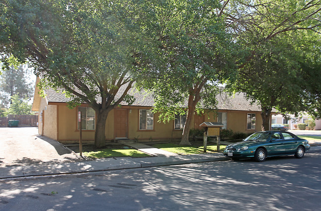 1178-1190 Beverly Dr in Lemoore, CA - Foto de edificio - Building Photo