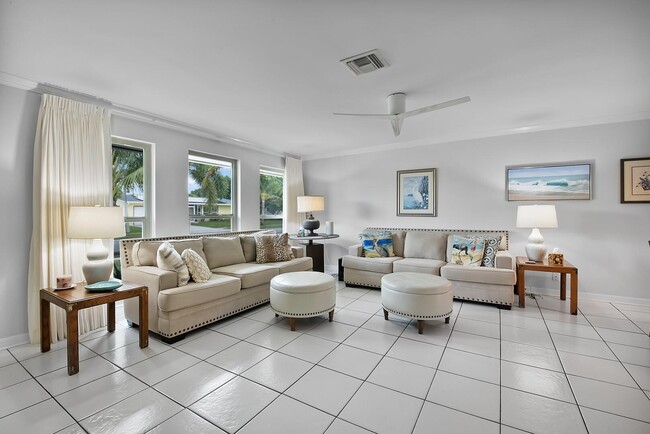 6372 Sleepy Willow Way in Delray Beach, FL - Foto de edificio - Building Photo