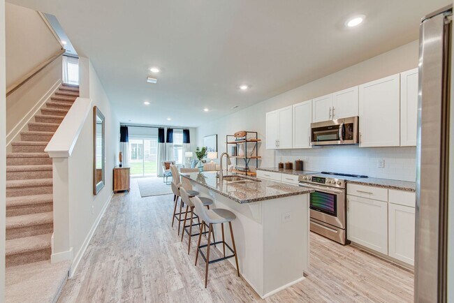 364 Casper Dr in Spring Hill, TN - Foto de edificio - Building Photo