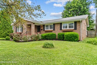 7103 Woolrich Rd in Louisville, KY - Building Photo - Building Photo