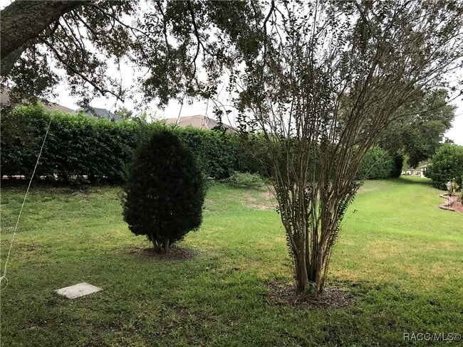 property at 2595 N Brentwood Cir