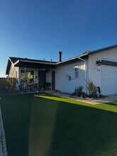738 Beejay Dr in San Diego, CA - Foto de edificio - Building Photo
