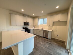 30554 Delancy Rd in Visalia, CA - Building Photo - Building Photo