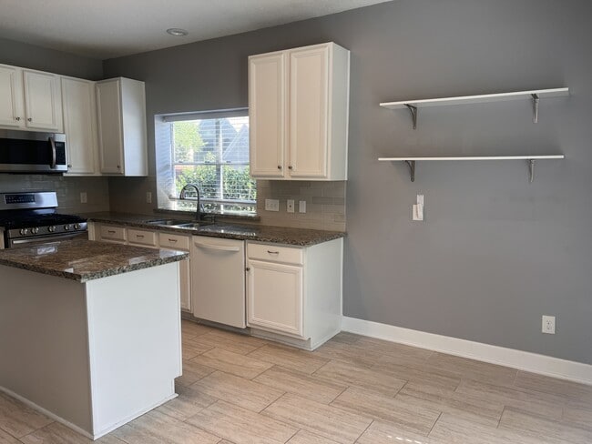 9327 Restover Ln