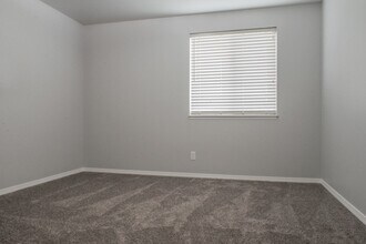 7019 Armar Rd in Marysville, WA - Building Photo - Building Photo