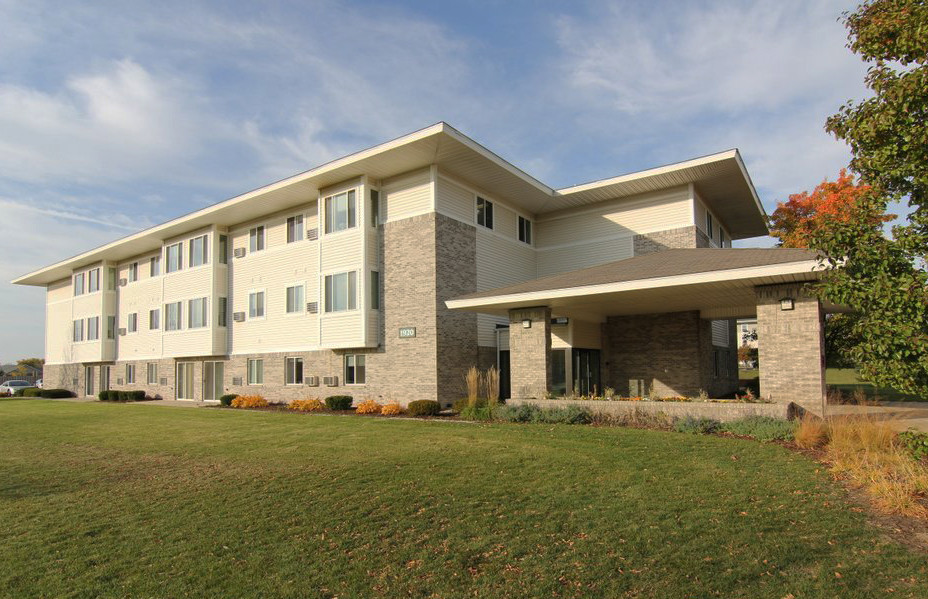 Glenwood Senior Apartments in Kenosha, WI - Foto de edificio