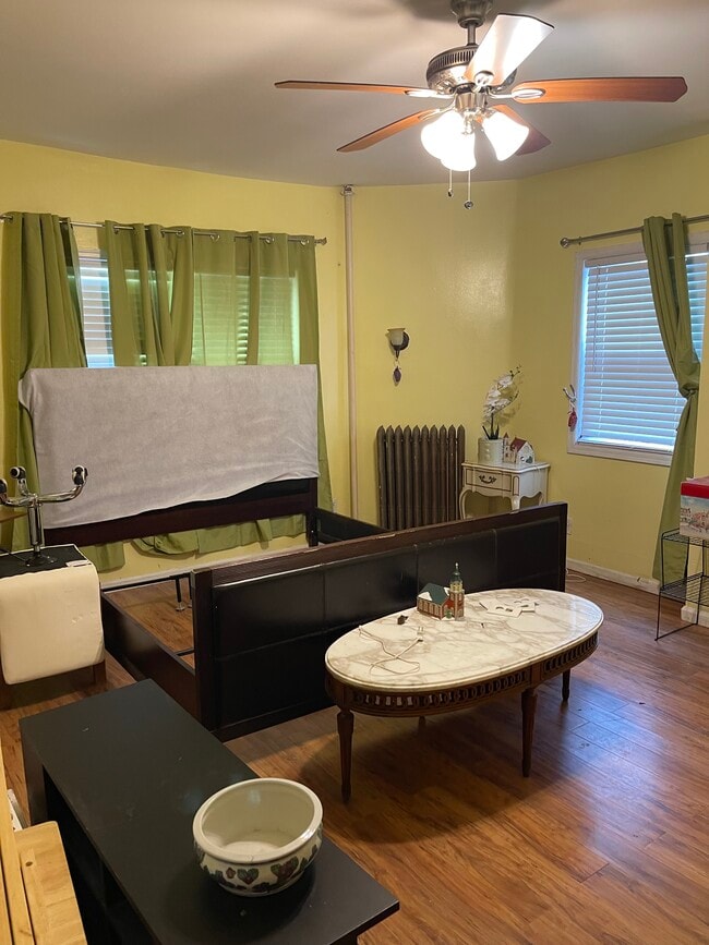 160 N 16th St, Unit 2nd floor in East Orange, NJ - Building Photo - Building Photo