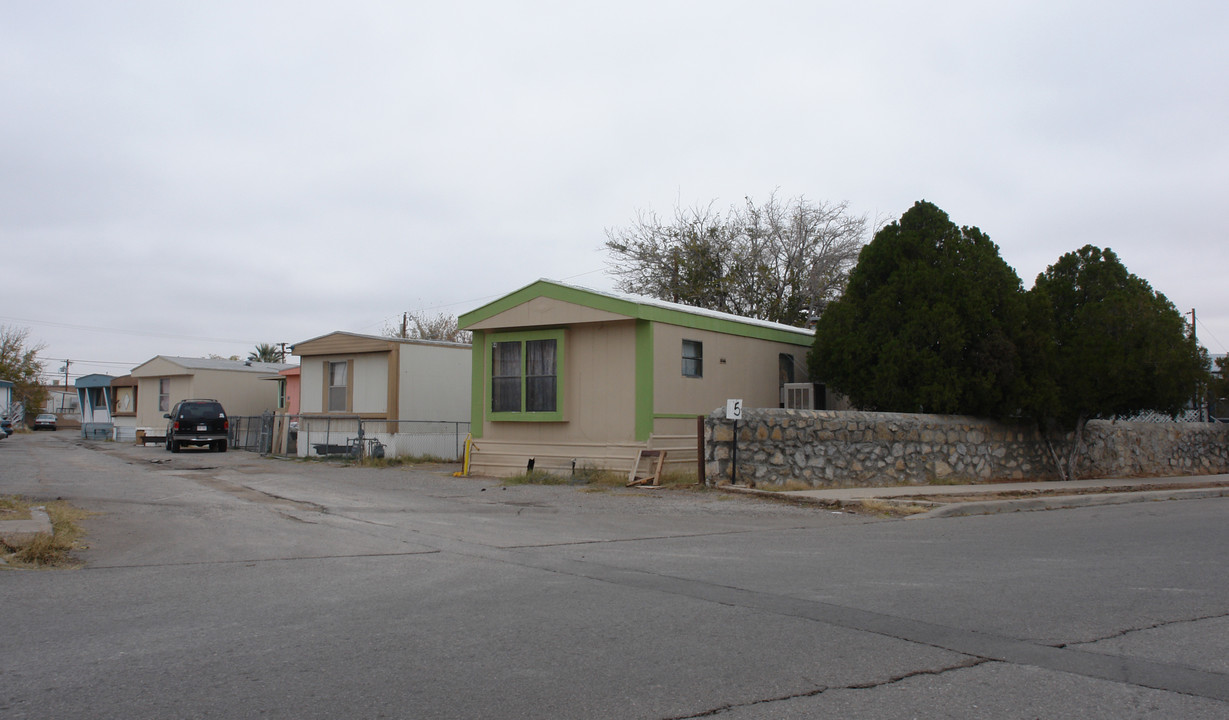 4526 Titanic Ave in El Paso, TX - Building Photo