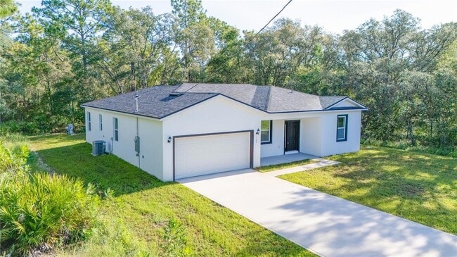 125 Fisher Way in Ocklawaha, FL - Building Photo - Building Photo