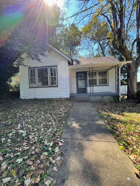 318 E 12th St in Columbia, TN - Building Photo