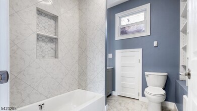 19 Newfield St in East Orange, NJ - Building Photo - Building Photo