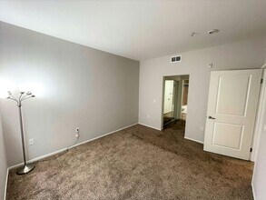 2174 Scholarship in Irvine, CA - Building Photo - Building Photo