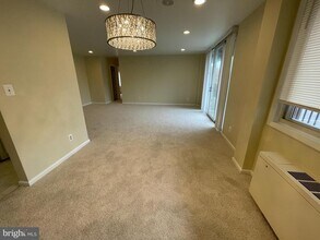 4343 Cherry Hill Rd in Arlington, VA - Building Photo - Building Photo