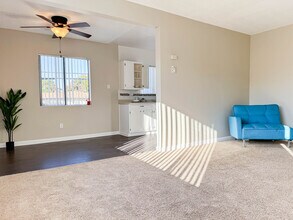 4th St Apartments in Long Beach, CA - Building Photo - Building Photo