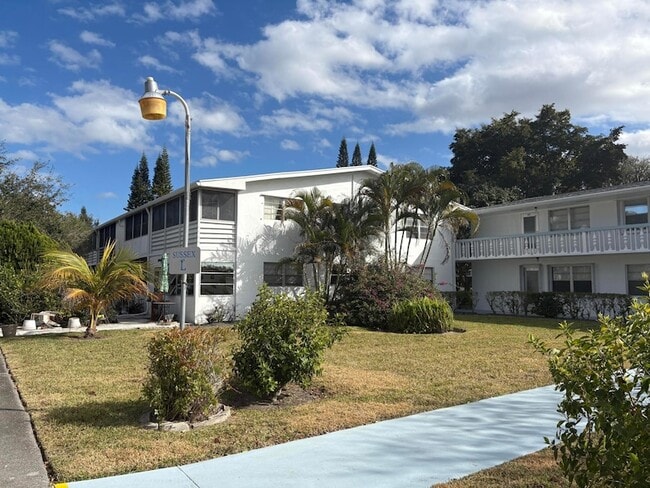 239 Sussex L in West Palm Beach, FL - Foto de edificio - Building Photo