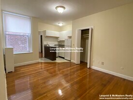 1128 Commonwealth Ave, Unit 3 in Boston, MA - Building Photo