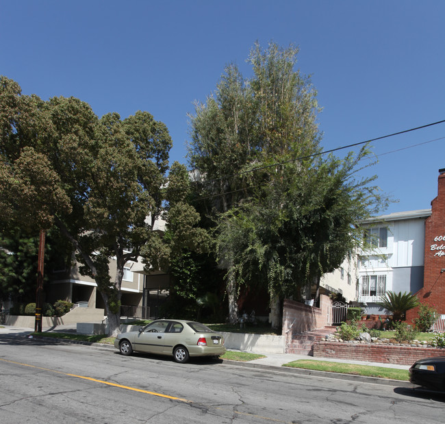 612 N 6th St in Burbank, CA - Foto de edificio - Building Photo